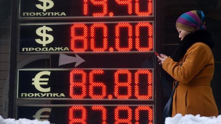 Rus ekonomisi 2015in son çeyreğinde 3,8 daraldı