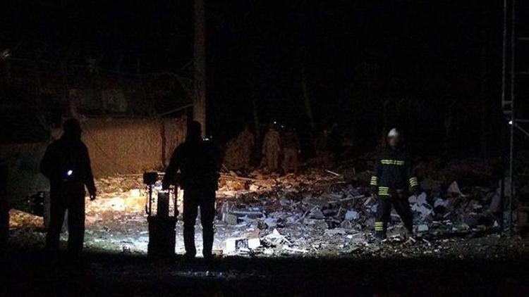 Kızıltepede askerlik şubesine bomba yüklü araçla saldırı: Bir sivil hayatını kaybetti, 18 yaralı