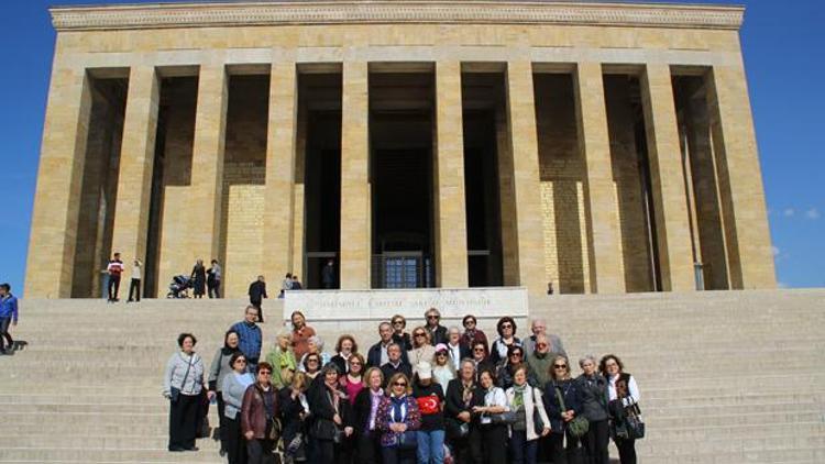 Eski mezunlar Anıtkabir’de buluştu