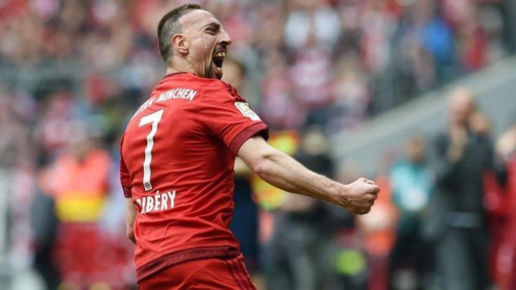 Bayern Münihi Ribery kurtardı