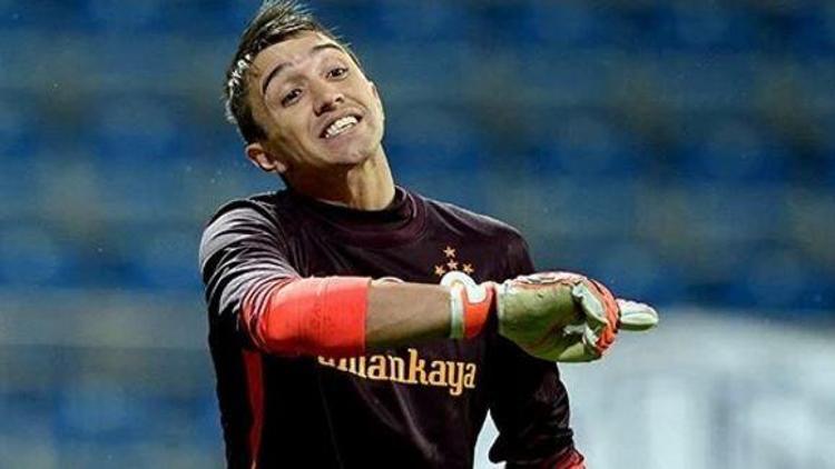 Git kurtar kendini Muslera