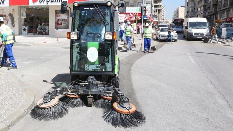 Bornova’da bahar temizliği