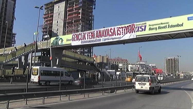 Gençlik Yeni Anayasa İstiyor afişlerinin sırrı çözüldü