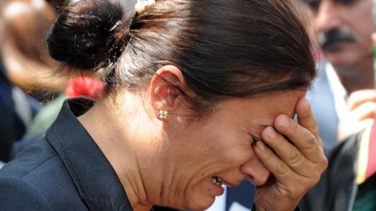 Türkan Elçi ilk kez gittiği eşinin vurulduğu sokakta gözyaşı döktü