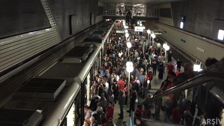 Metro üç saat Fahrettin Altay’a gidemedi