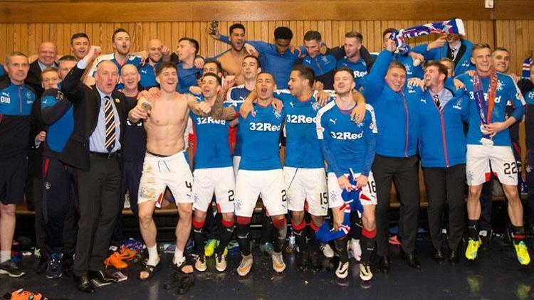 Glasgow Rangers yeniden İskoçya Premier Ligde
