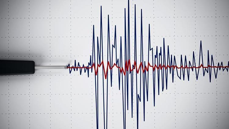 İzmirde 3.9 büyüklüğünde deprem