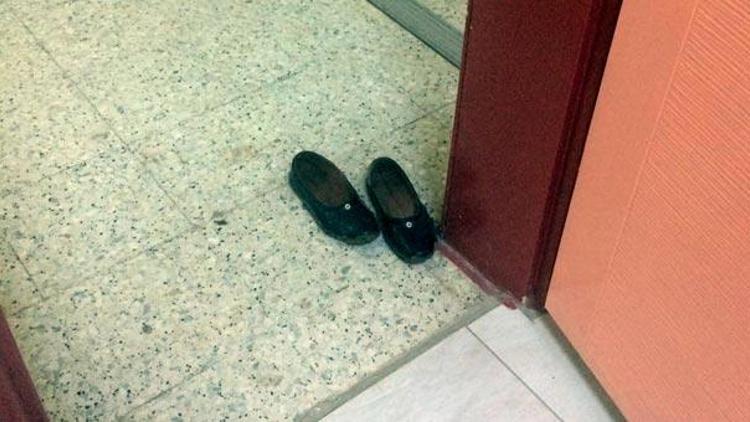 Sağlık Bakanı Müezzinoğlu, acil servise girerken ayakkabılarını çıkaran Şerife nineyi aradı