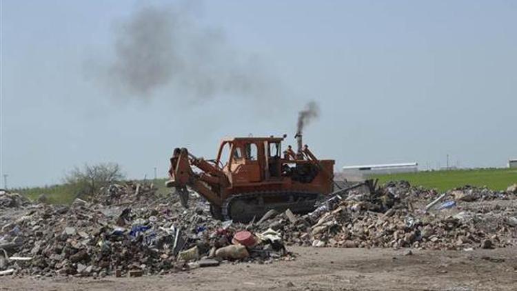 Surda hafriyat yığınları arasında ceset bulundu