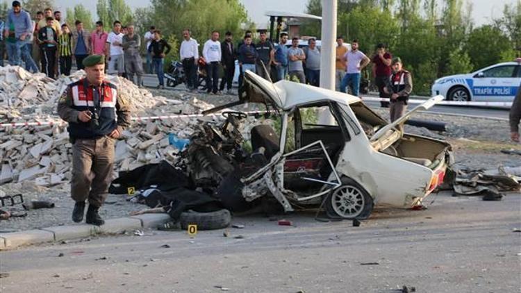 Denizlide korkunç trafik kazası: 3 ölü, 4 yaralı