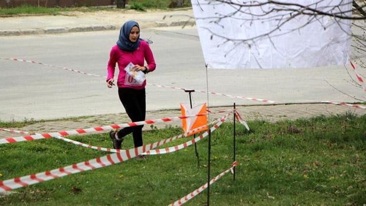 Başbakan Ahmet Davutoğlunun kızı Oryantiringde mücadele etti