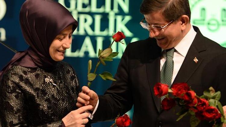 Başbakan Davutoğlu: İslamı DAEŞ ile aynı safta görmek isteyenler tarihe baksınlar