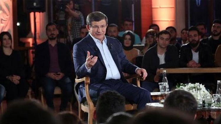 Başbakan Davutoğlu: Kimlik bilgileri CHP İzmir teşkilatından sızdı