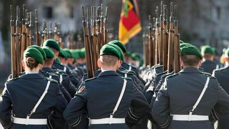 Alman ordusuna iç güvenlik görevi geliyor