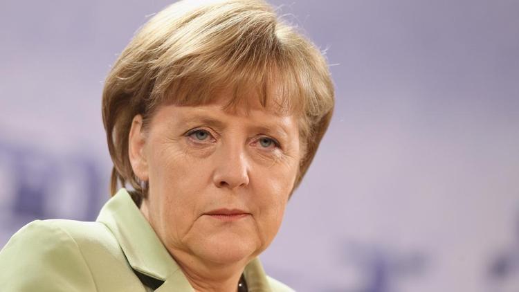 Almanya Başbakanı Merkel, Kilisteki açılışa katılmayacak