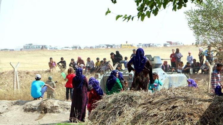 IŞİD Türkiye sınırında altı köy ele geçirdi
