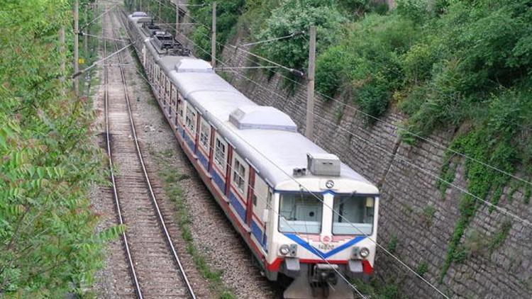 Bakan Yıldırım: İstanbul banliyö treni 2017 sonunda açılacak