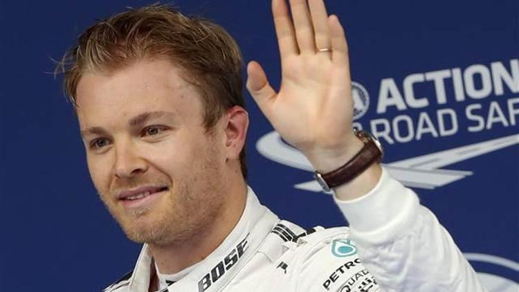 Rosberg ilk cebi kaptı, Hamilton şokta