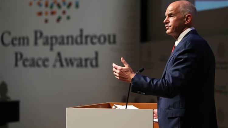 Cem-Papandreu Uluslararası Barış ödülü Tara ve Papaleksopulosun