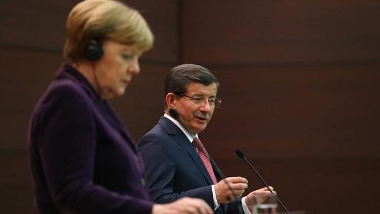 Davutoğlu ve Merkel Gaziantepte Suriyeli mültecilerle bir araya gelecek