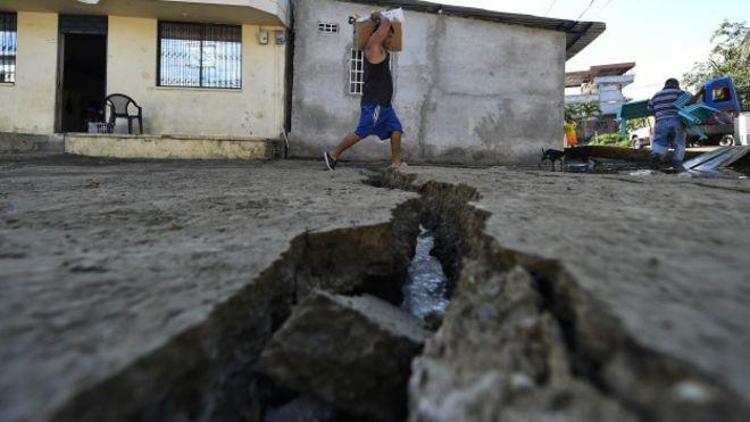 Ekvador depreminde ölü sayısı 413e yükseldi