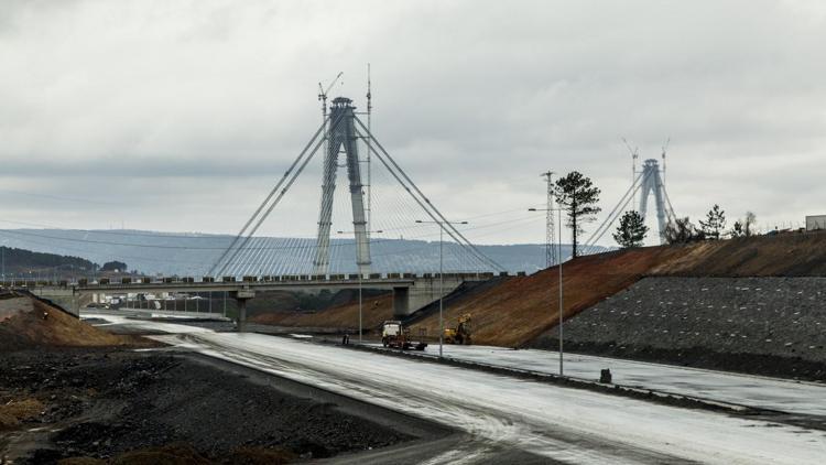 3. Köprü inşaatında ikramiye krizi