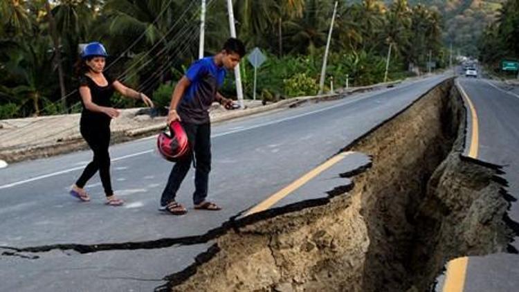 Ekvadorda yeniden deprem