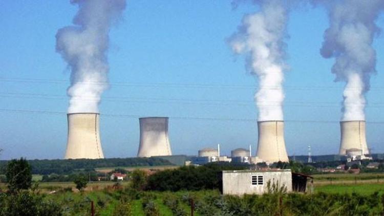 Almanya o ülkeden iki nükleer santrali kapatmasını istedi