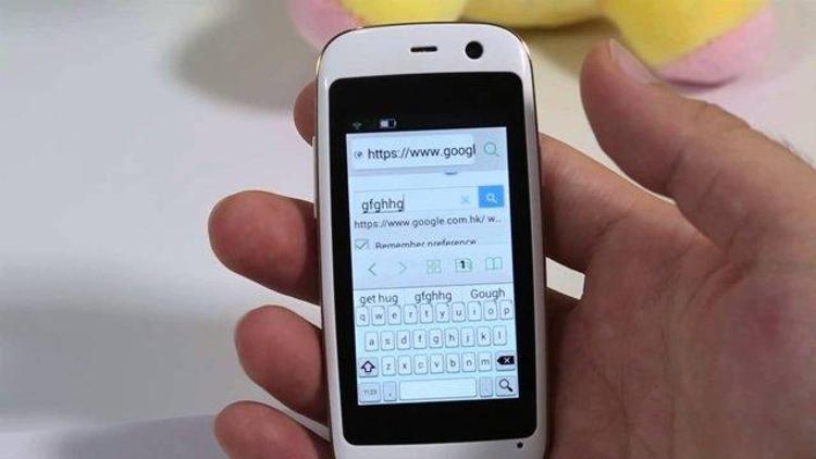 Dünyanın en küçük Android telefonu