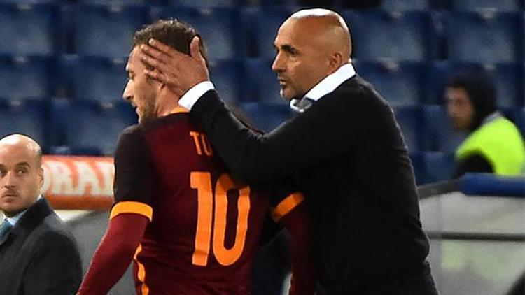 40 yaşındaki Totti İtalyayı salladı