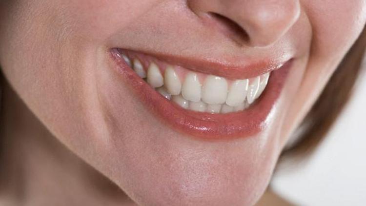 Bu iki doğal malzeme sayesinde bembeyaz dişlere kavuşacaksınız