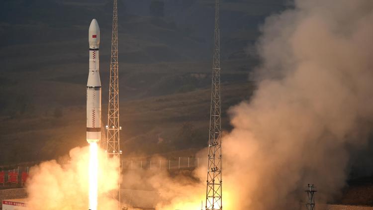 Çin 5 yıl içinde uzaya 150 taşıyıcı roket fırlatacak