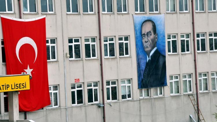 Bartın’da Atatürk posteri tepkisi
