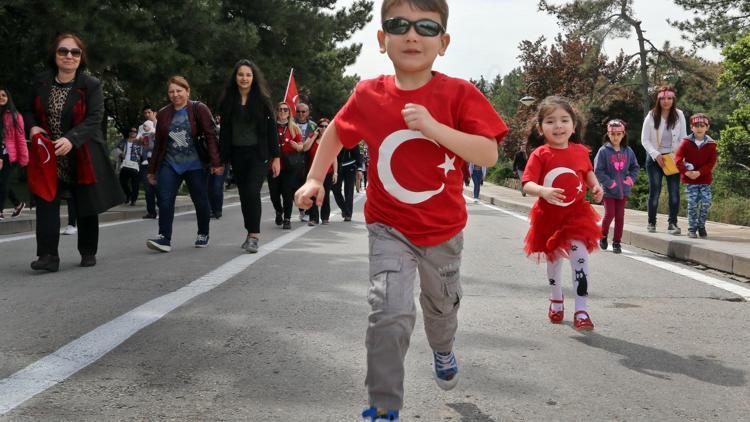 Başkentli çocuklar Atatürke koştu