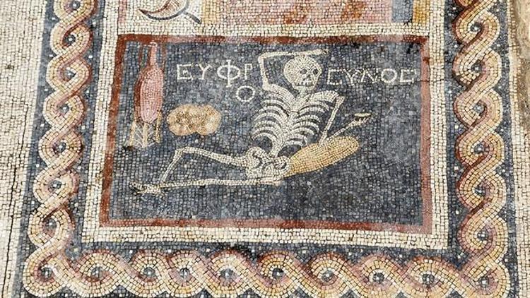 Neşeli ol hayatını yaşa Antakyadan Pompeiiye antik hikmet