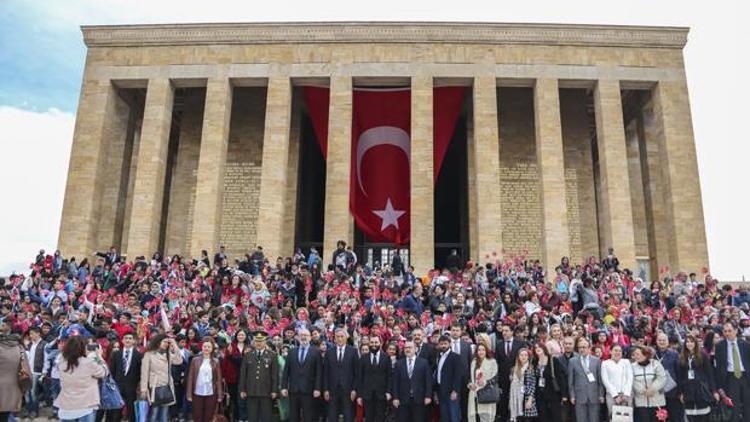 Tiyatro gruplarından Anıtkabir ziyareti