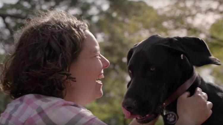 Bu köpek maması reklamı izleyenleri hem duygulandırdı hem meraklandırdı