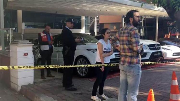 Floryada bombalı ve silahlı baskın:1 ölü, 2 yaralı