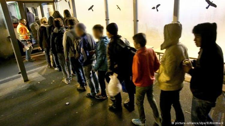 Almanya 300den fazla çocuğu sınırdan çevirdi