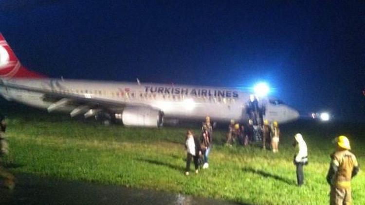 THY uçağı Priştinede pistten çıktı