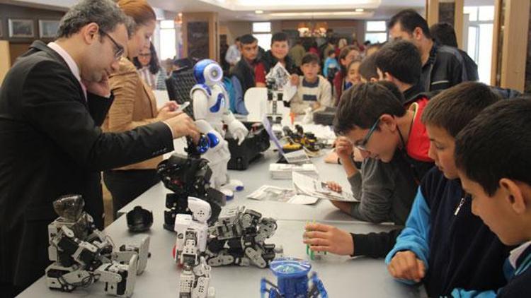 Atatürk Üniversitesi’nde ‘2. Robot Günleri’