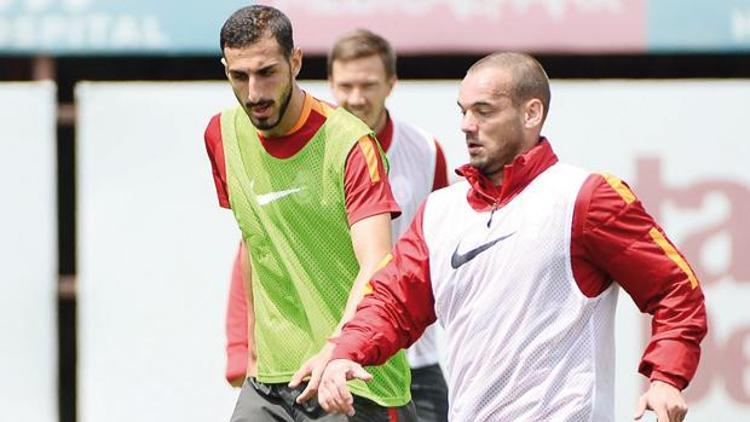 Derbi taktiğine Sneijder ayarı