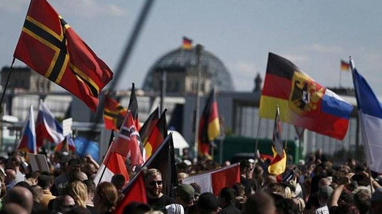 Almanyada Merkel karşıtı protesto