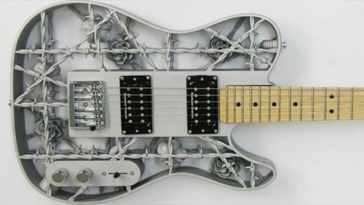 3D baskı teknolojisiyle üretilen Alüminyum Gitar