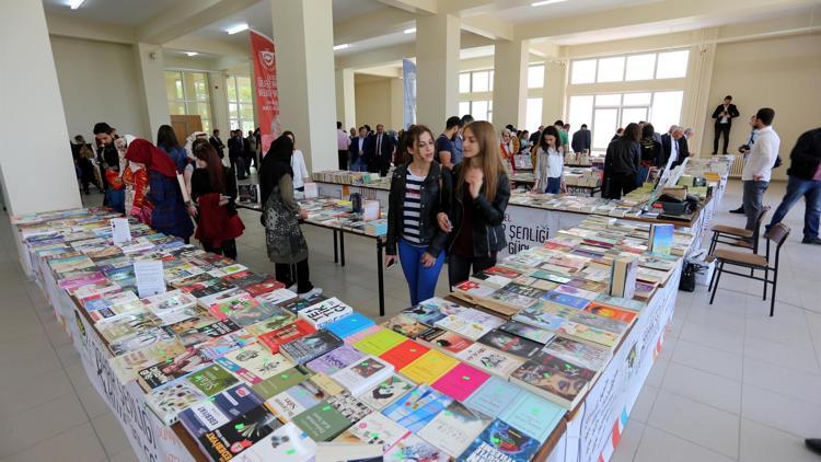 ‘Bahar Şenlikleri ve Kitap Günleri’ başladı