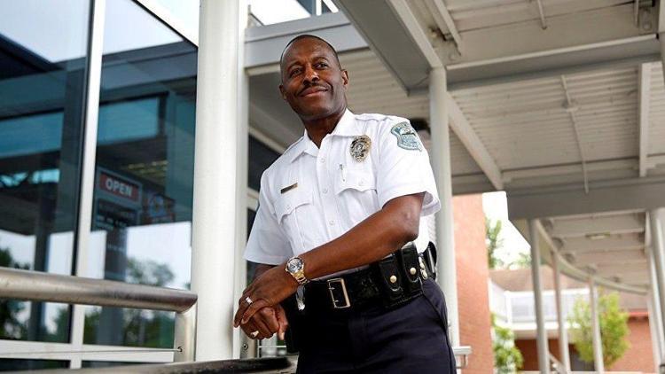 Fergusona atanan ilk siyahi polis şefi tarihe geçti