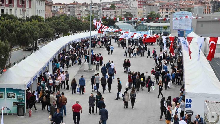 Üniversite adayları fuarda buluştu