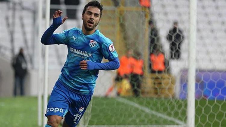 Furkan Soyalp 4 saatte 2 maça çıkıp 2 gol attı