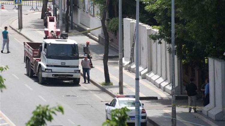 Diyarbakır Valiliğine beton bariyerli koruma