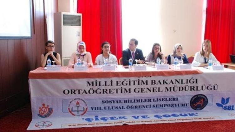 Sosyal bilimler öğrencileri için sempozyum